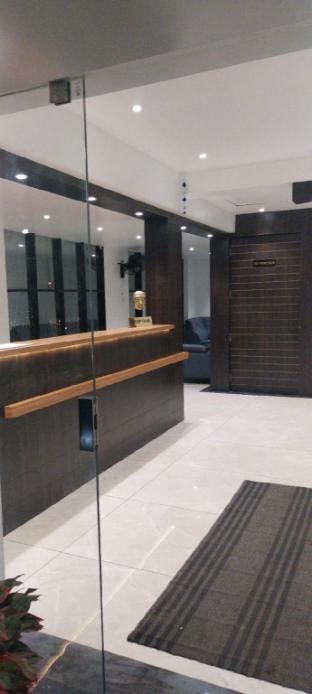 7 the business hotel