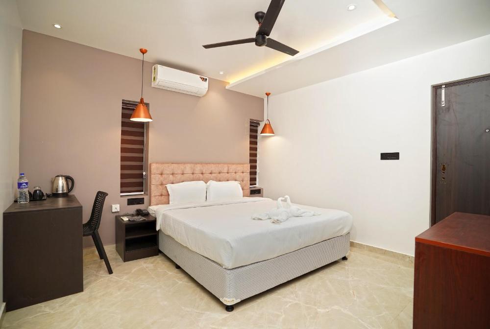 7 the business hotel