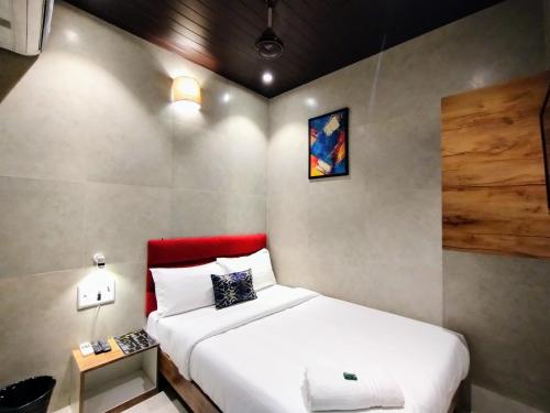 hotel eros near mumbai international airport t2