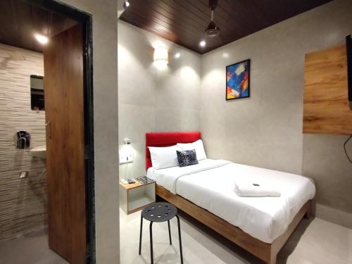 hotel eros near mumbai international airport t2