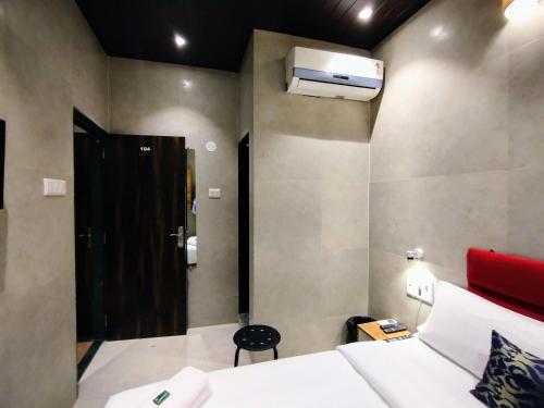 hotel eros near mumbai international airport t2