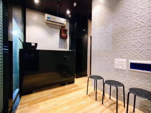 hotel eros near mumbai international airport t2