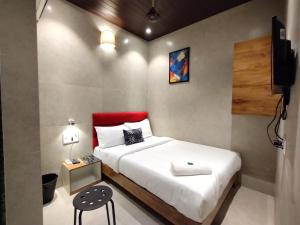 hotel eros near mumbai international airport t2