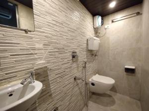 hotel eros near mumbai international airport t2