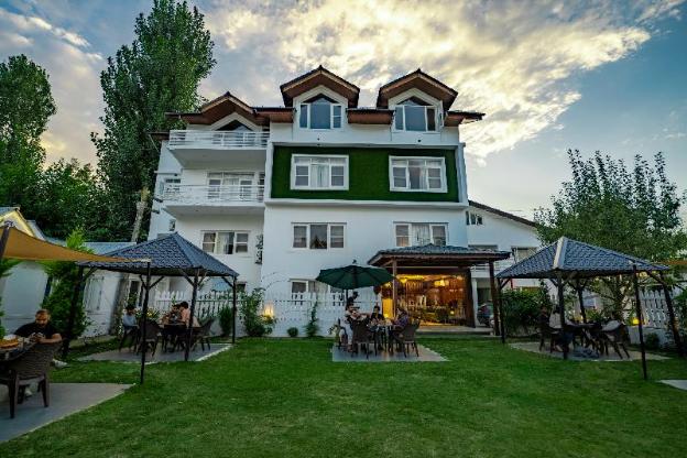 hotel firdous by solaire