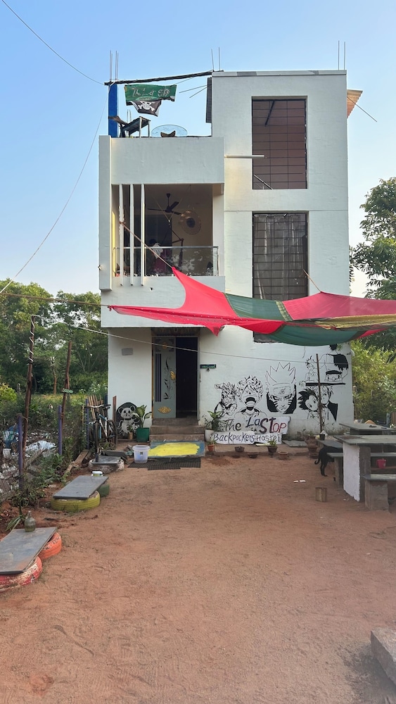 the last stop backpackers hostel