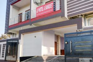 oyo flagship j p hotel and banquet