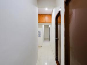 super hotel o valasaravakkam near chandra metro mall
