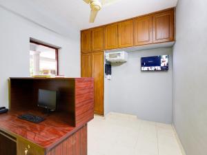 super hotel o valasaravakkam near chandra metro mall