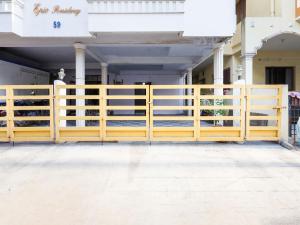 super hotel o valasaravakkam near chandra metro mall