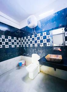 Classic Hotel @ Walk In Nizamuddin Railway Station,India>>Noida,3 star