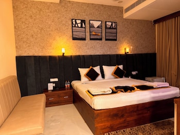 hotel jbs minerva grand