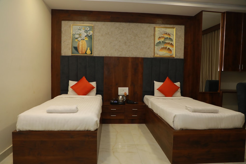hotel jbs minerva grand