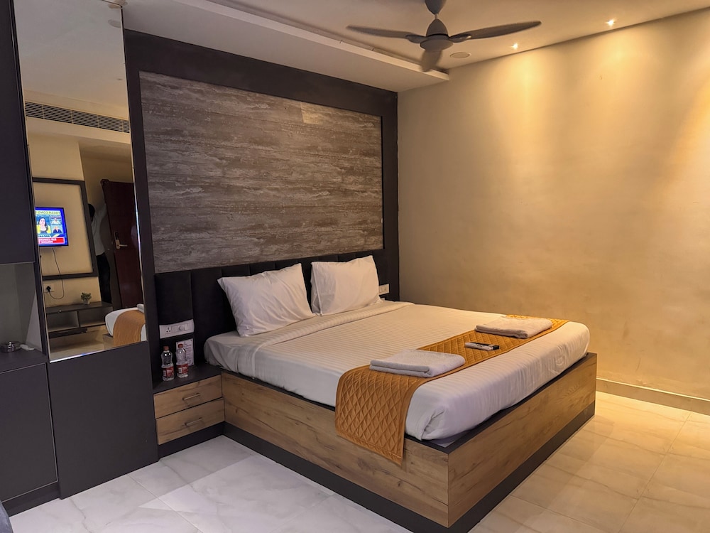 hotel jbs minerva grand