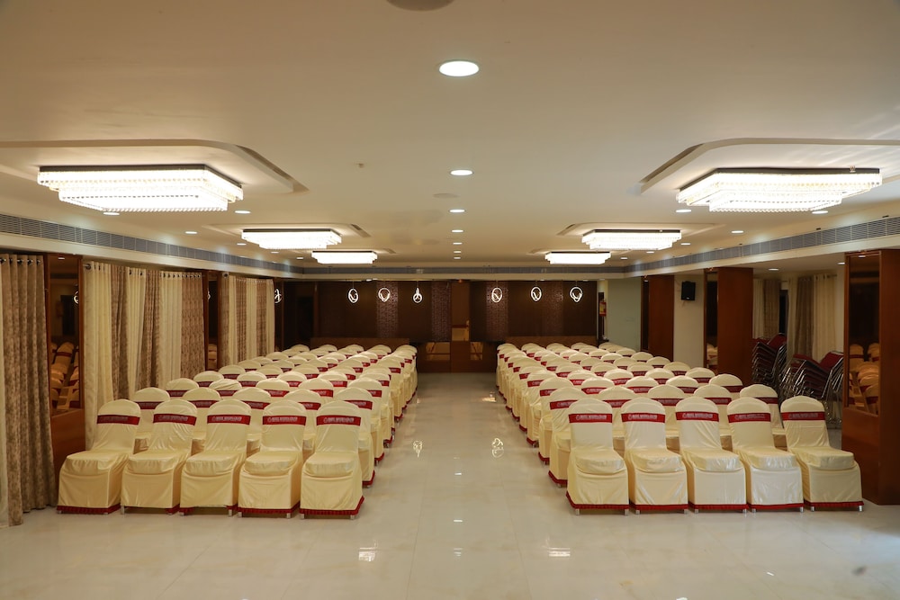 hotel jbs minerva grand