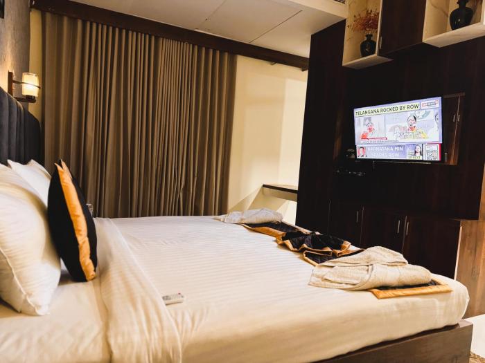 hotel jbs minerva grand