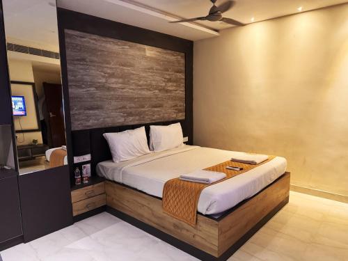 hotel jbs minerva grand