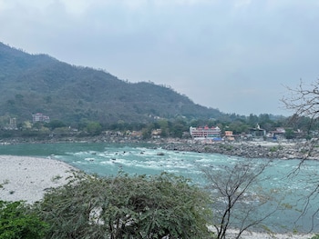 the leisure cave on the ganges