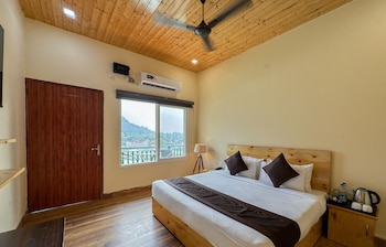 the leisure cave on the ganges