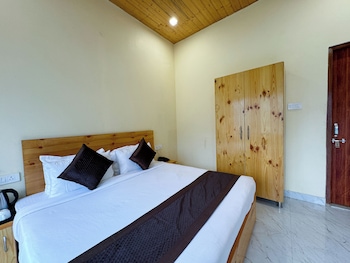 the leisure cave on the ganges