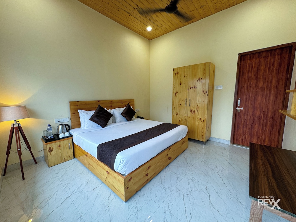 the leisure cave on the ganges