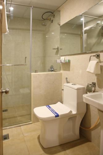 zing rooms by guesthouse suites