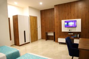 zing rooms by guesthouse suites