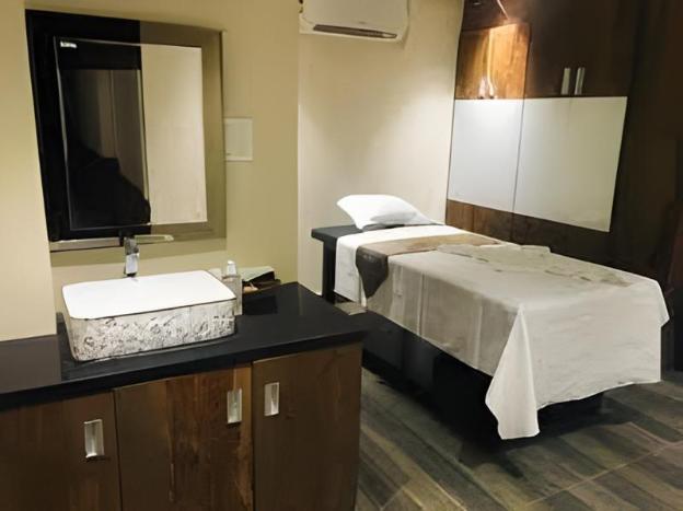 zing rooms by guesthouse suites