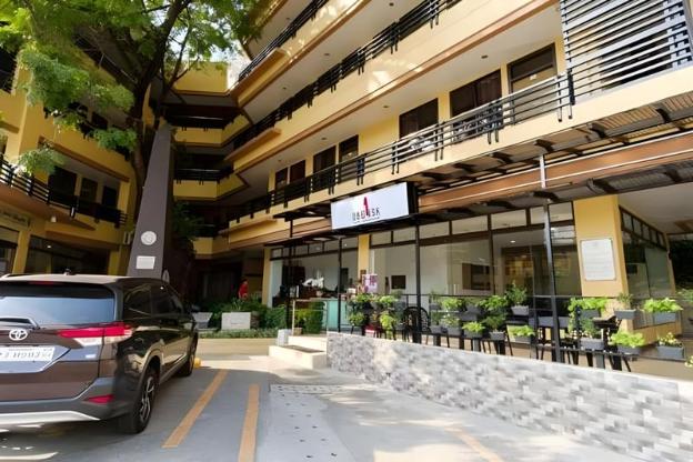 arzo hotel grand lodge