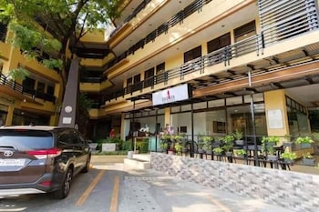 arzo hotel grand lodge