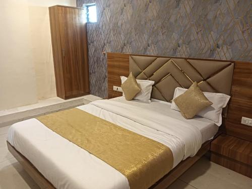 hotel lakeview vadodara