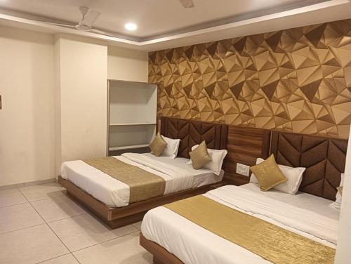 hotel lakeview vadodara