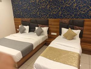 hotel lakeview vadodara