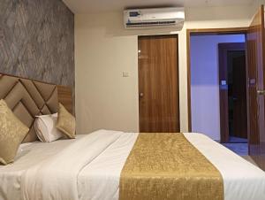 hotel lakeview vadodara