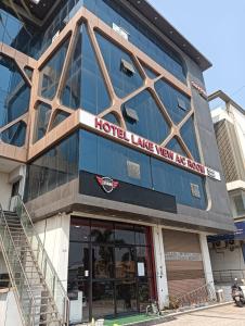 hotel lakeview vadodara