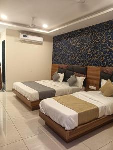 hotel lakeview vadodara