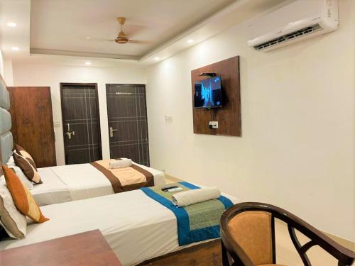airport hotel mayank plaza
