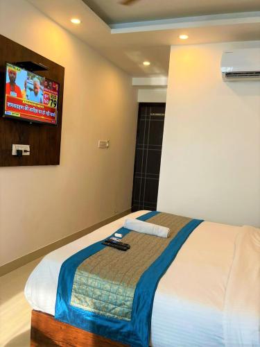 airport hotel mayank plaza