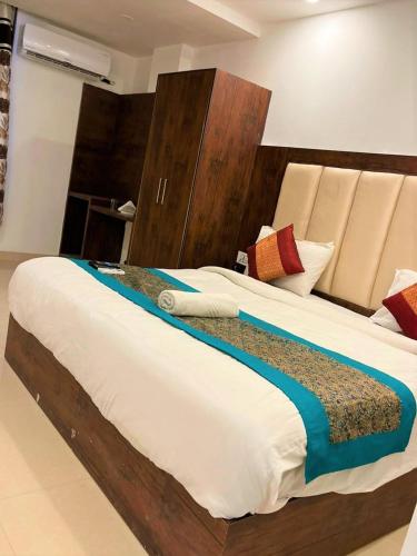 airport hotel mayank plaza