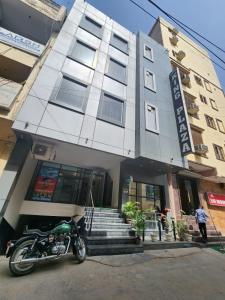airport hotel mayank plaza