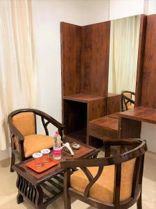 airport hotel mayank plaza