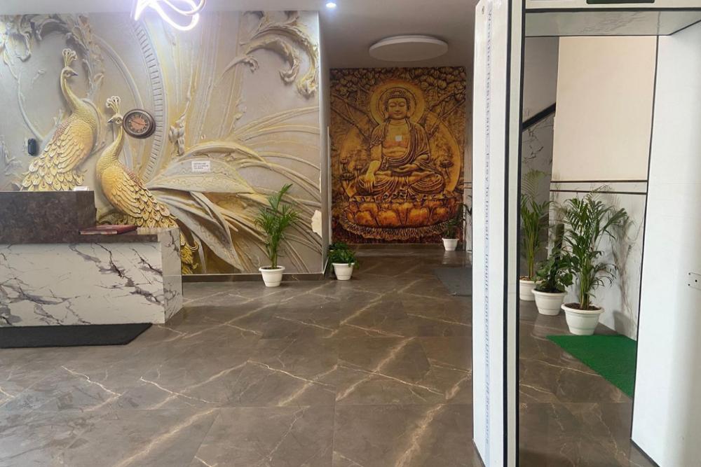 hotel ambience plaza