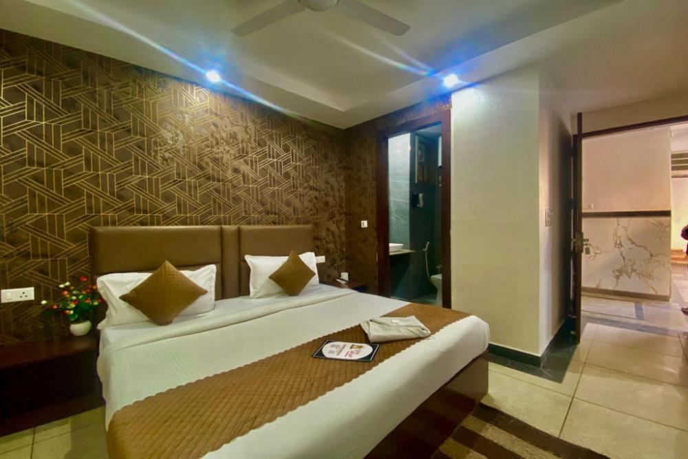 hotel ambience plaza