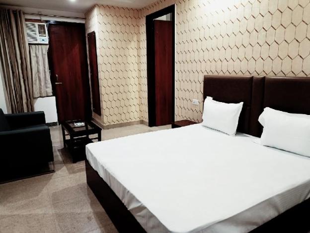 hotel ambience plaza