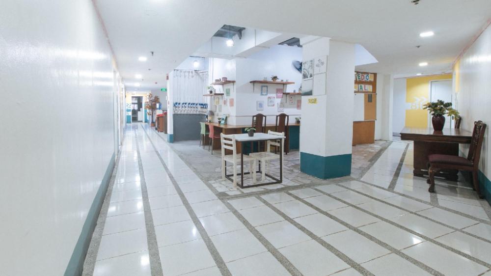 reddoorz crowne one condo