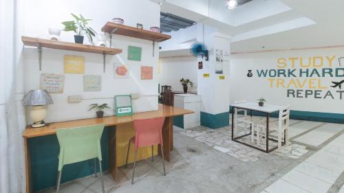 reddoorz crowne one condo