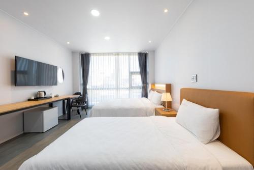 gangneung gyeongpodae villa