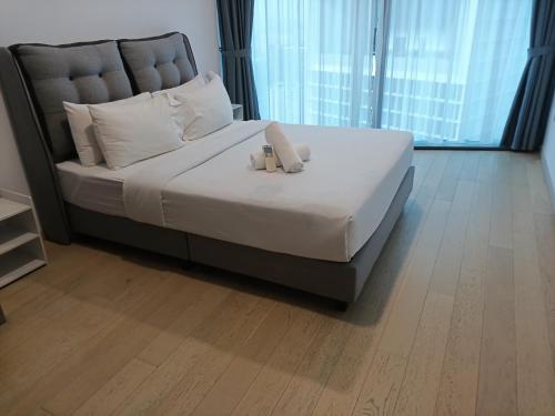 eaton suites klcc by falmas
