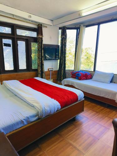 holiday plaza dalhousie