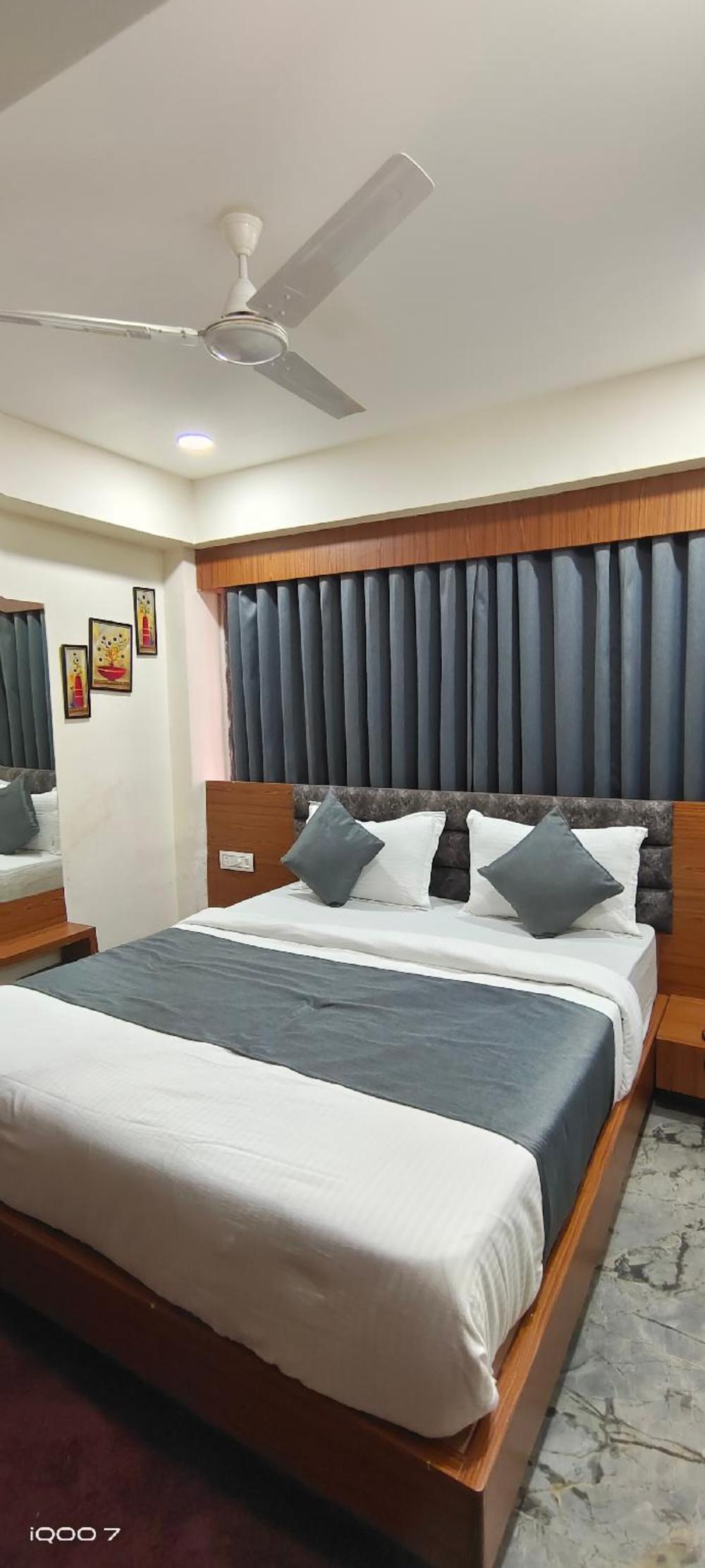 hotel new kunj villa